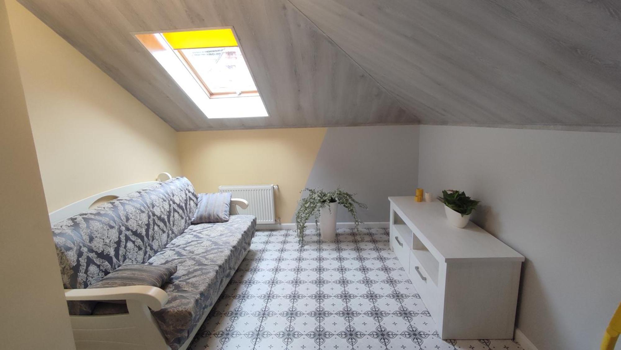 Apartamento Сонячна Мансарда Kamianets-Podilskyi Exterior foto