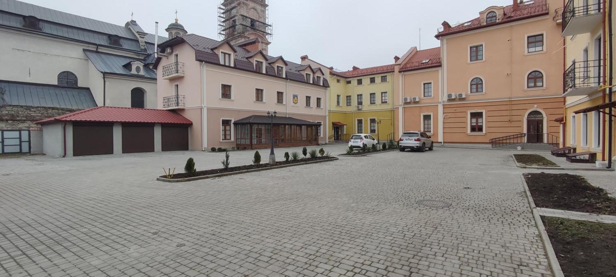 Apartamento Сонячна Мансарда Kamianets-Podilskyi Exterior foto